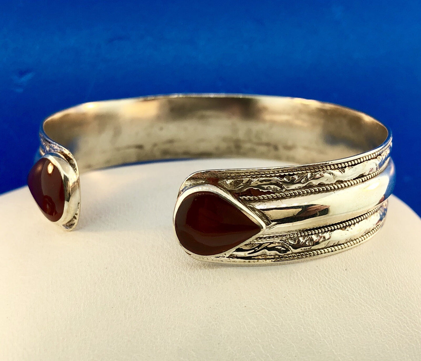 Vintage Artisan 950 Silver Red Carnelian Ribbed Bead Work Scroll Cuff Bracelet