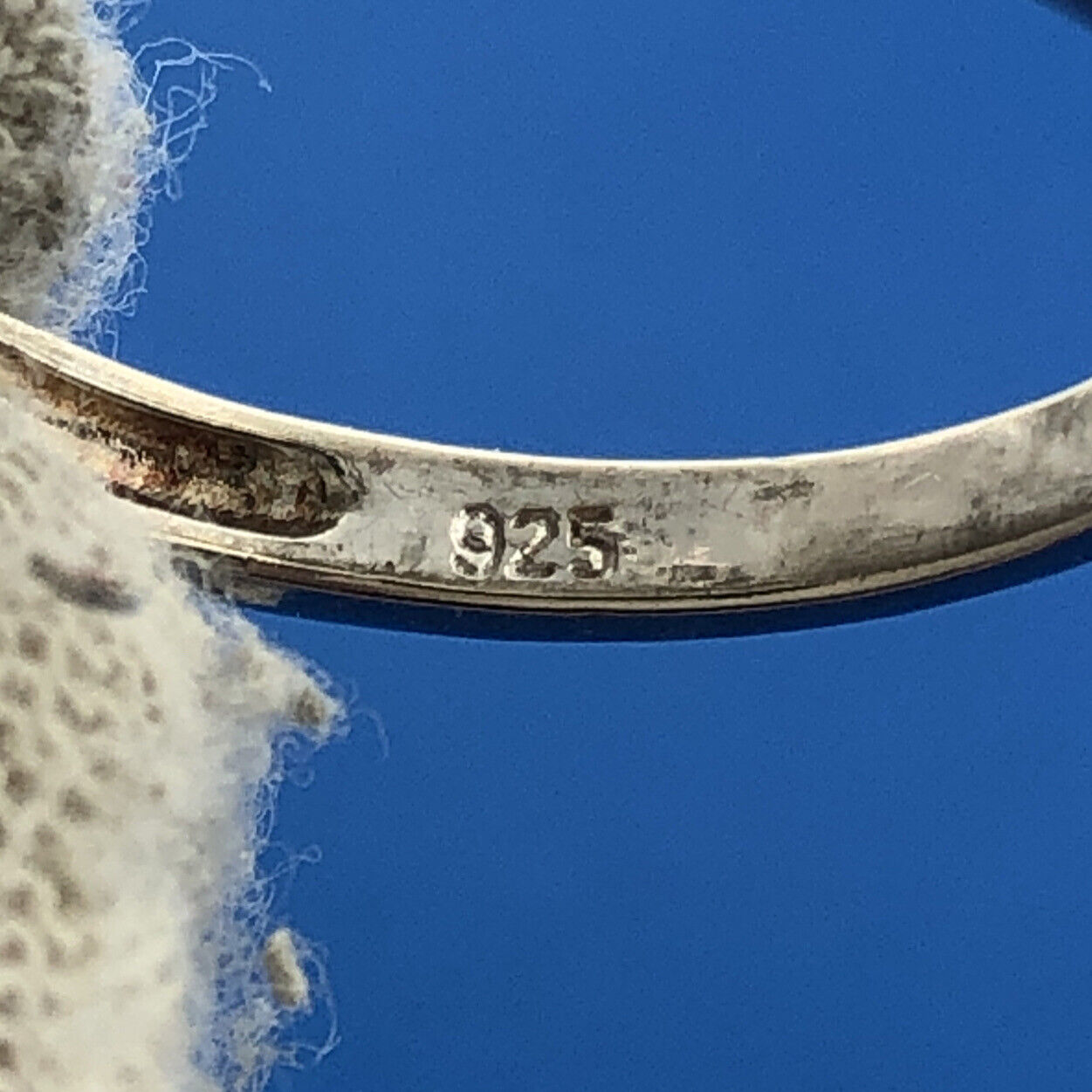 Stunning Sterling Silver 925 Round Cut Emerald Sparkling CZ Cross Ring Size 9