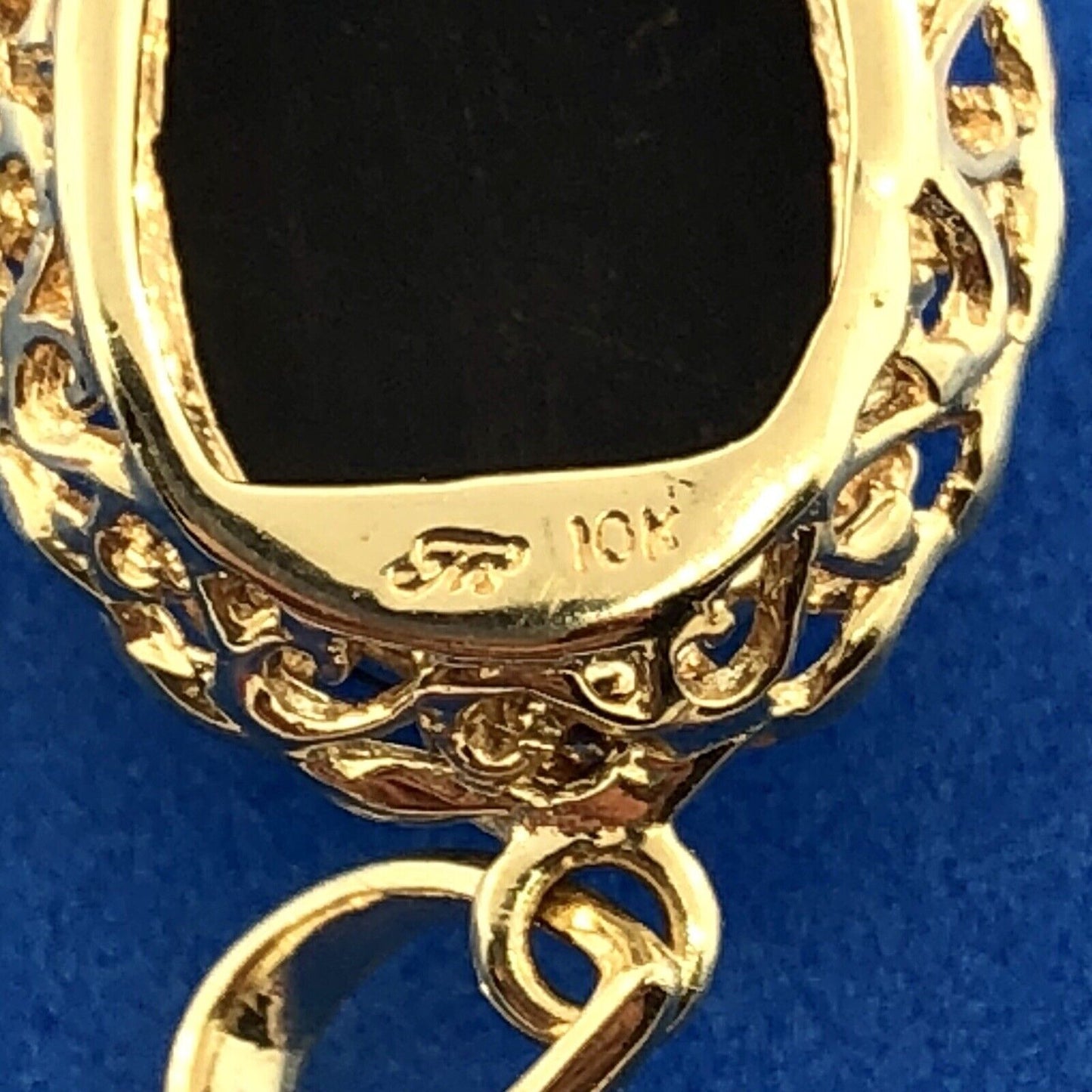 Vintage 10K Yellow Gold Black Onyx Cabochon Diamond Oval Pendant