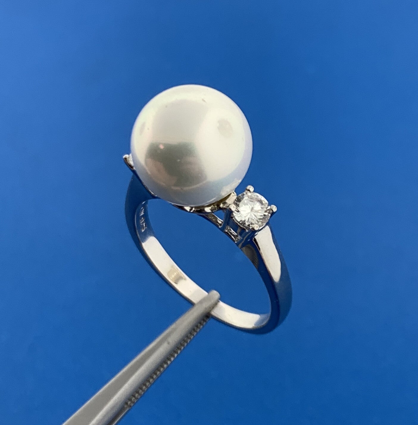 Stunning Sterling Silver 925 Faux Pearl Sparkling Round Cut CZ Ring Size 9