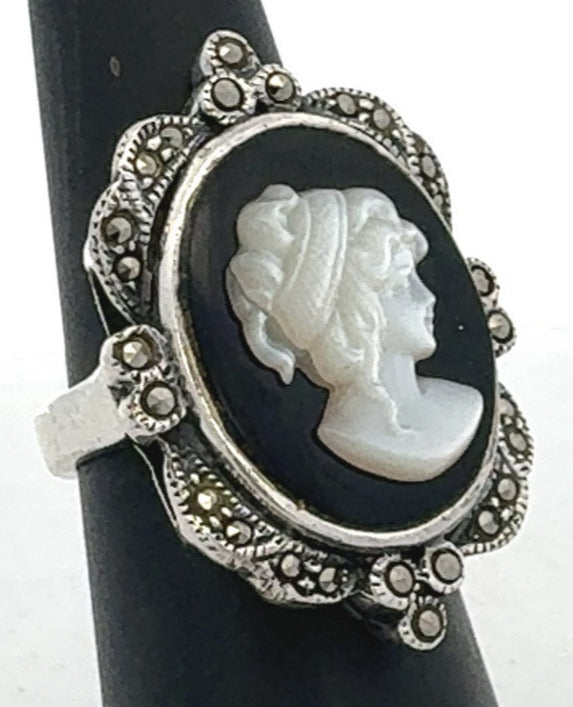 Designer TH Sterling Silver Oval Black Onyx Carved Mother of Pearl Cameo Ring