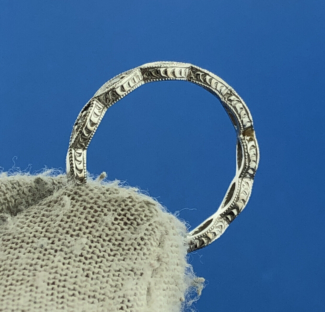 Gorgeous 14k White Gold Round Cut Diamond Women's Wedding Band Ring Size 7