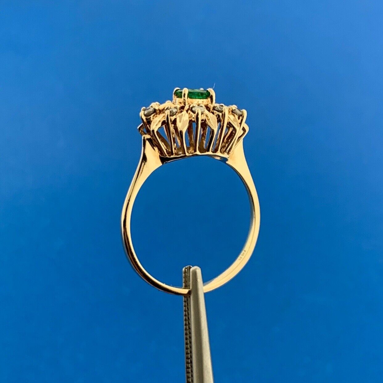 Vintage 14K Yellow Gold Oval Emerald Diamond Starburst Halo May Anniversary Ring