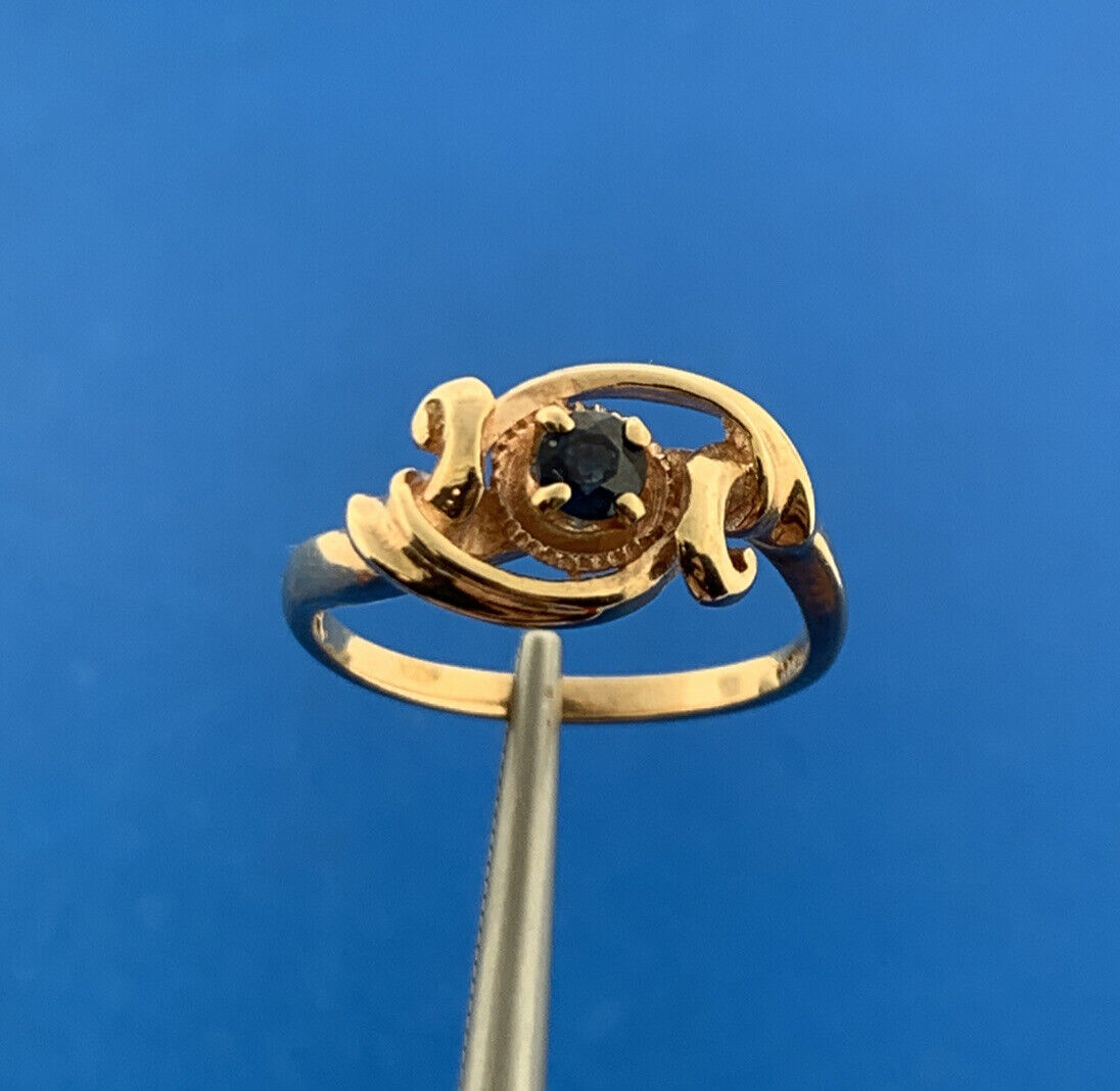 Vintage 10K Yellow Gold Sapphire Solitaire Scroll Knot September Ring