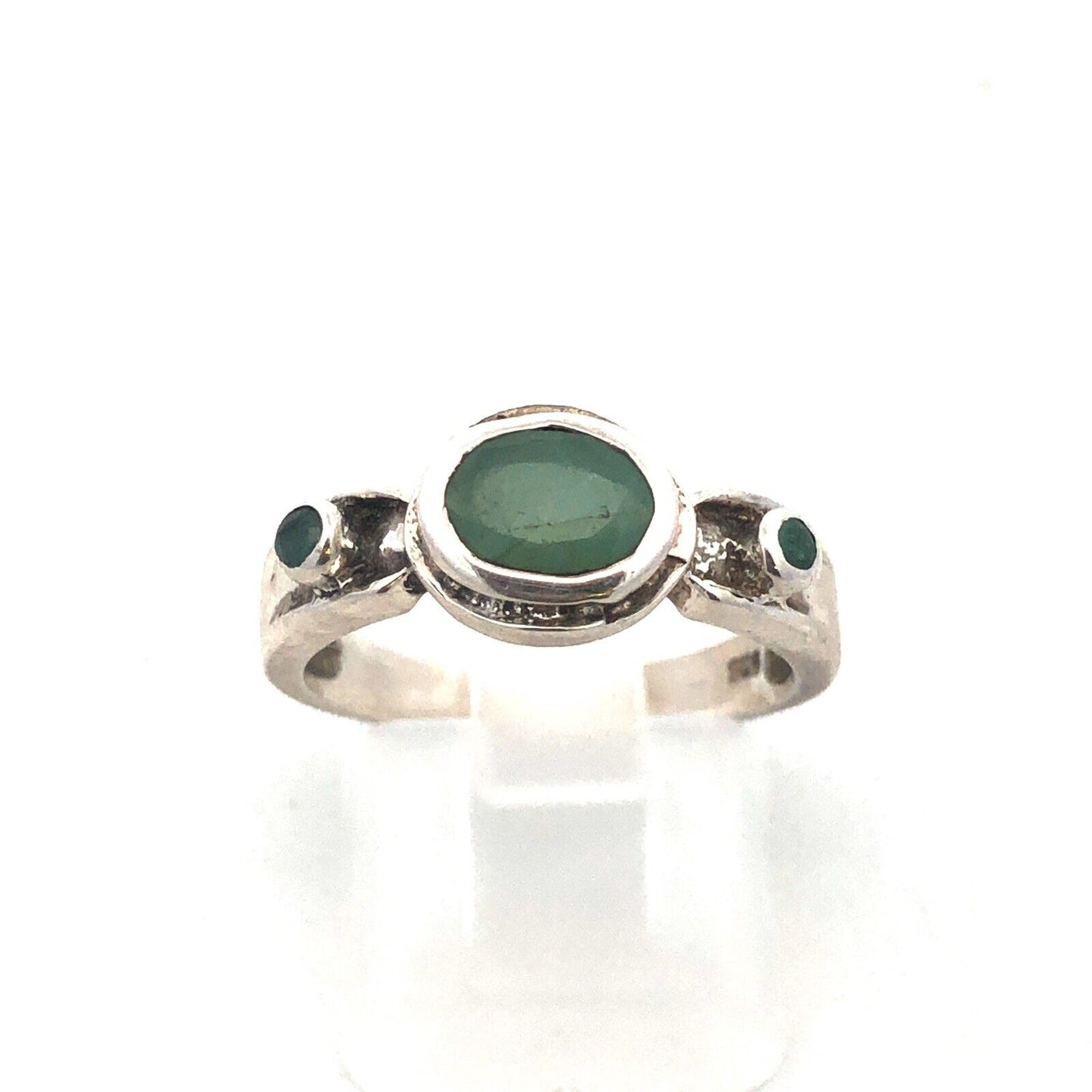 Vintage 925 Sterling Silver Oval Emerald May Anniversary Ring