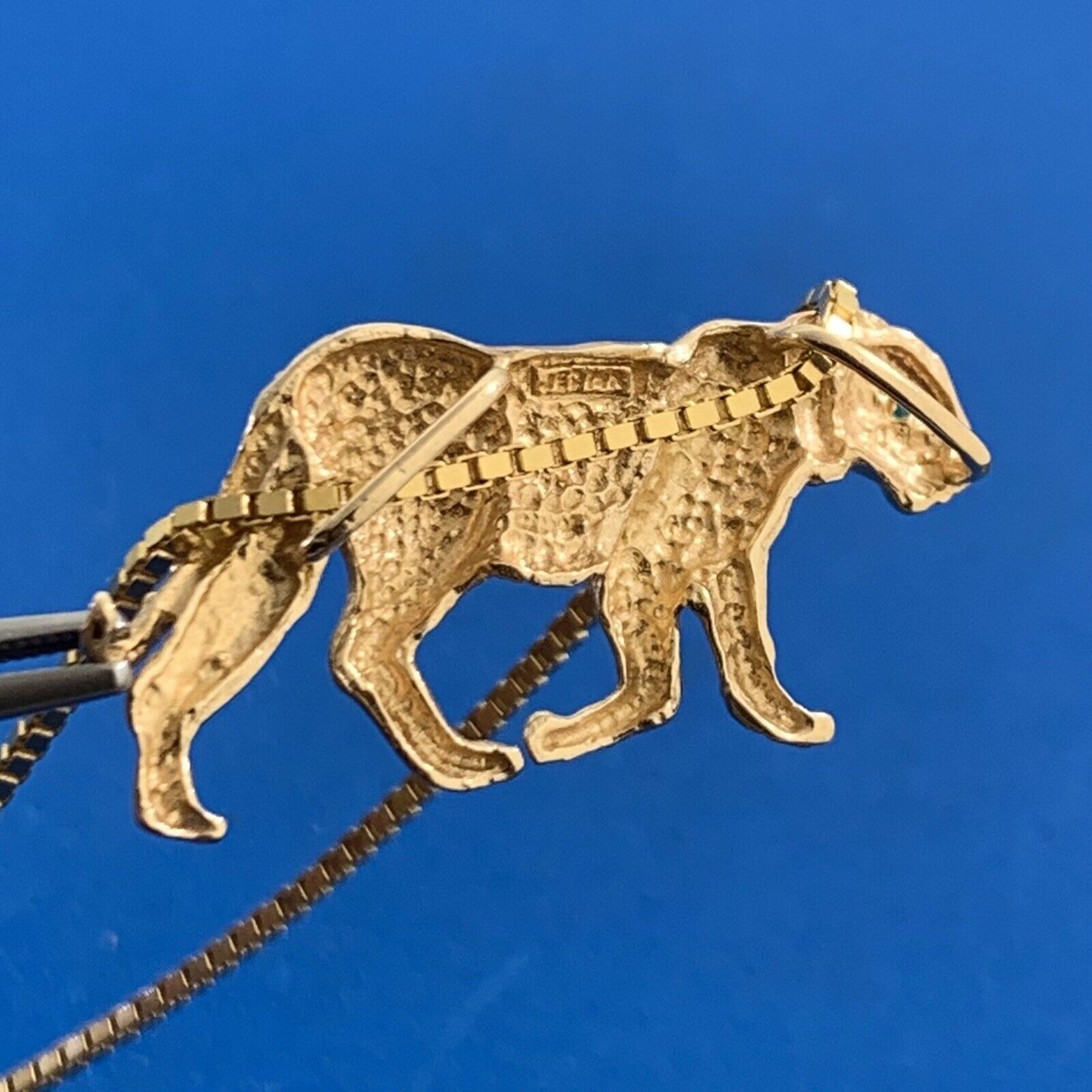 Custom 14K Yellow Gold Emerald Eye Spotted Leopard Pendant Necklace