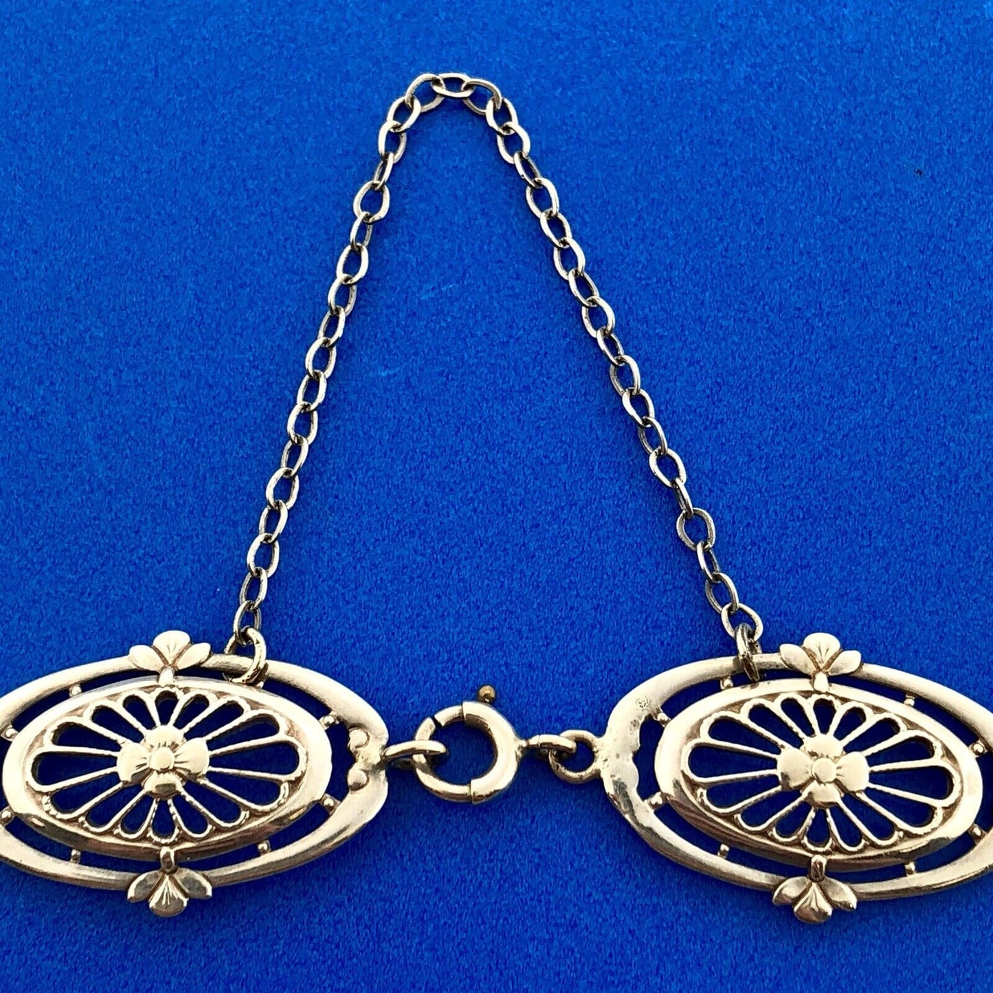 Vintage 10k White Gold Round Cut Blue Topaz Openwork Oval Filigree 7" Bracelet