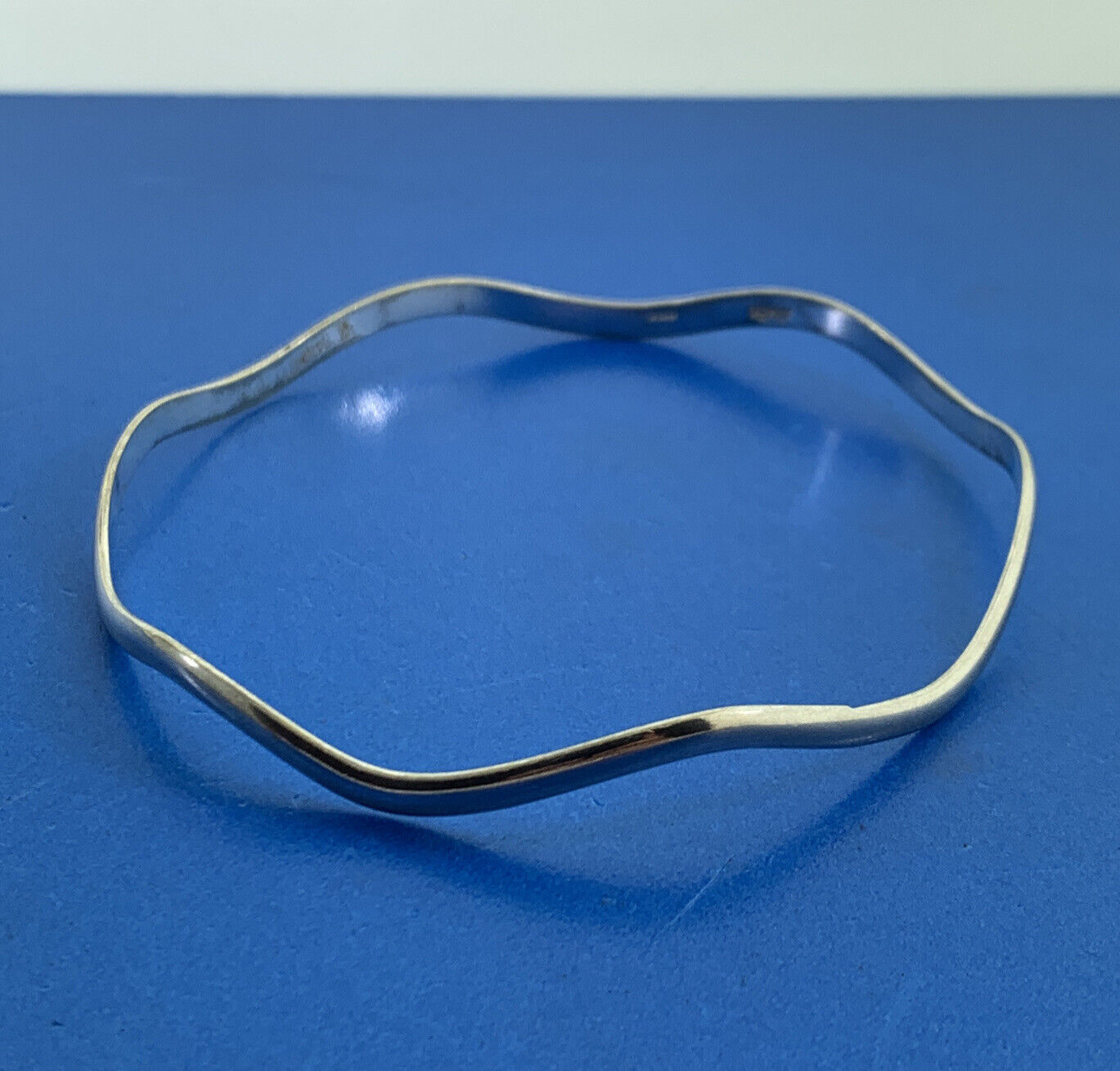 Designer 925 Sterling Silver Wavy Round Thin Bangle Set