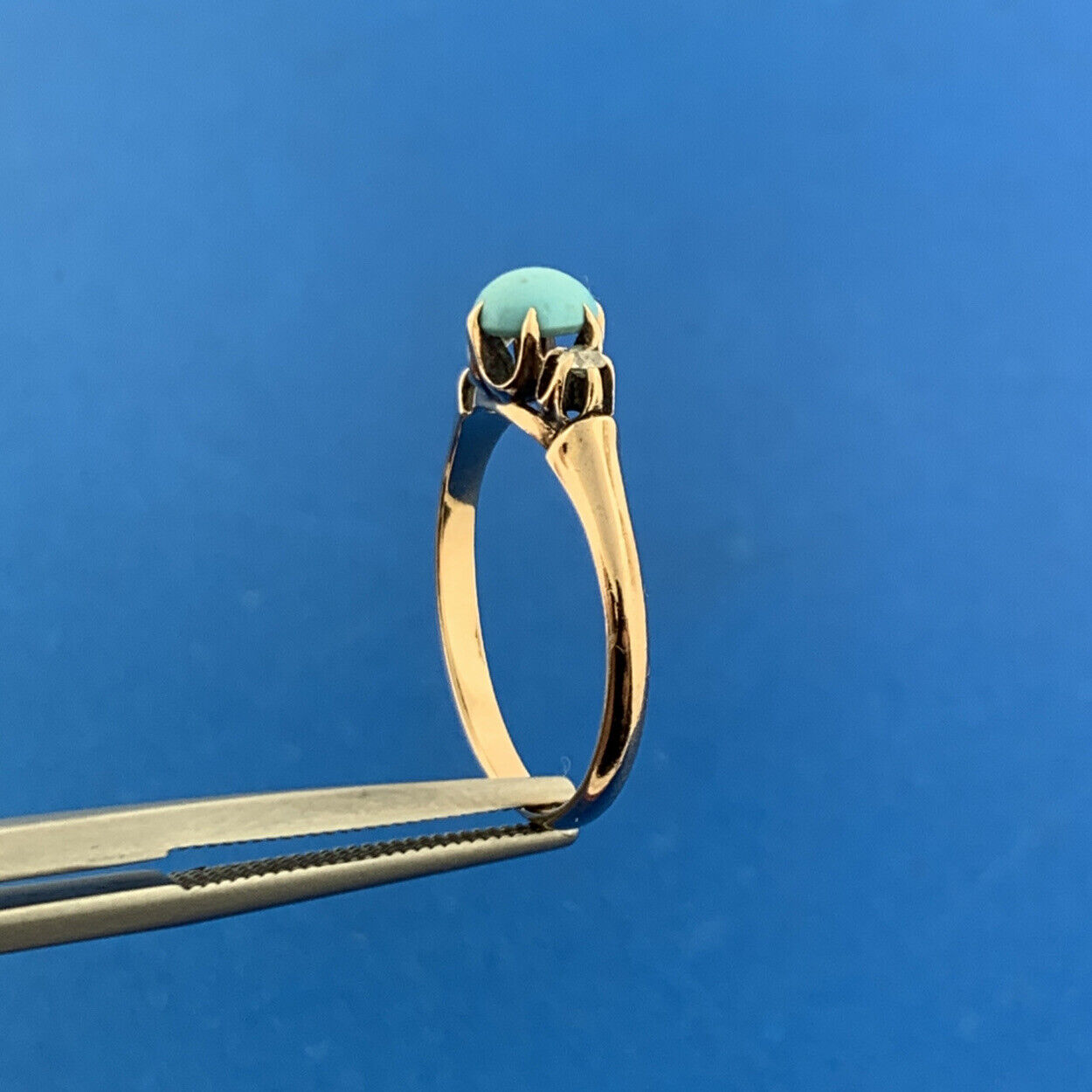 Vintage 14K Yellow Gold Turquoise Cabochon Diamond Accented Cocktail Ring