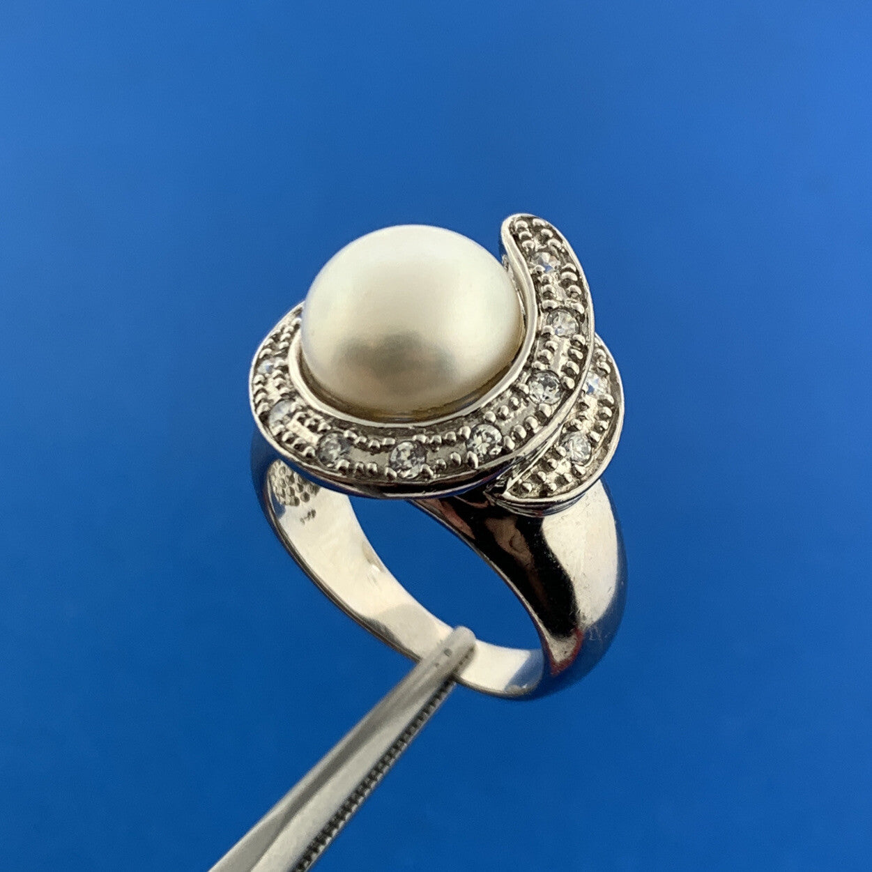 925 Sterling Silver Pearl Solitaire Diamond Accented Statement Ring