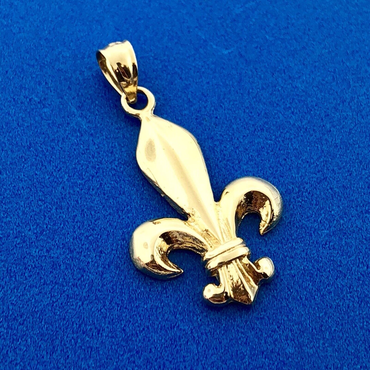 Classic 14K Yellow Gold Fleur De Lis New Orleans Louisiana Geaux Saints Pendant