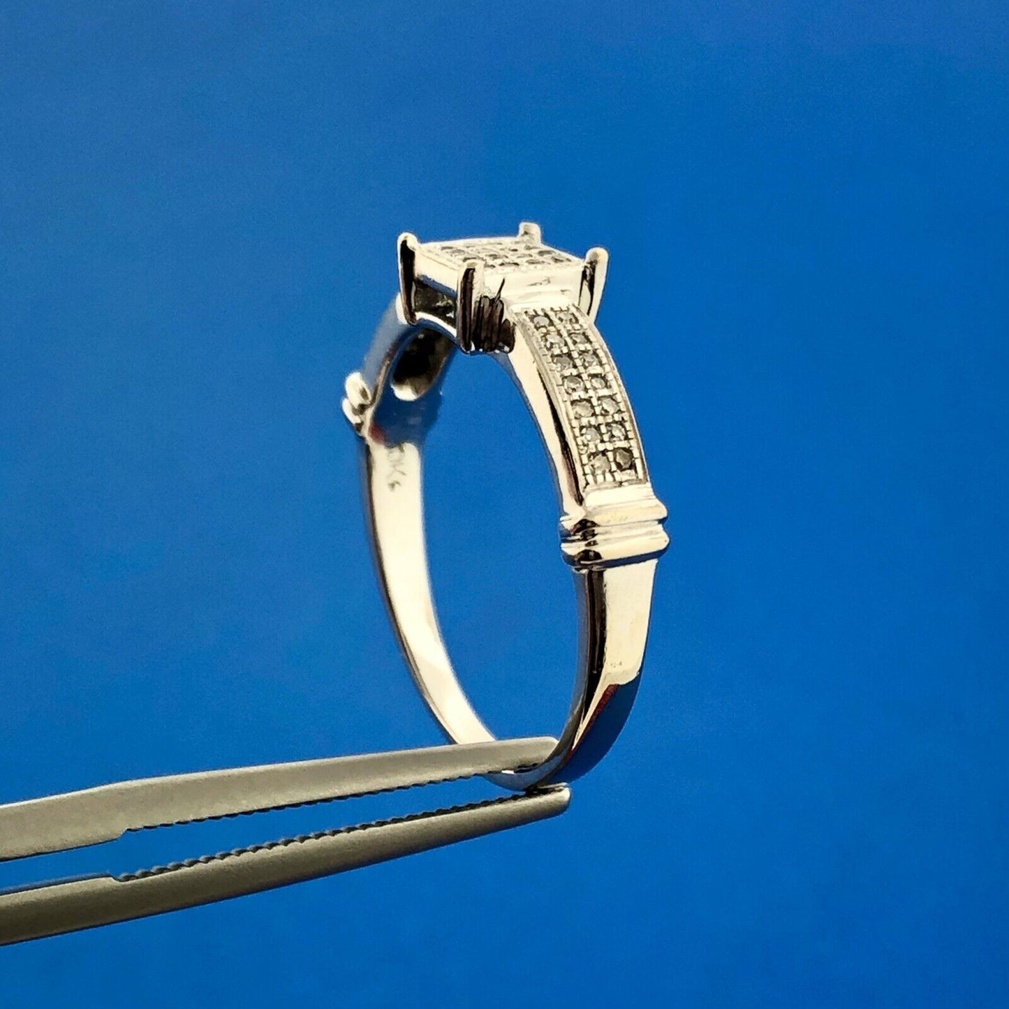 Gorgeous 10k White Gold Round Melee Diamond Square Women's Ring Size 7
