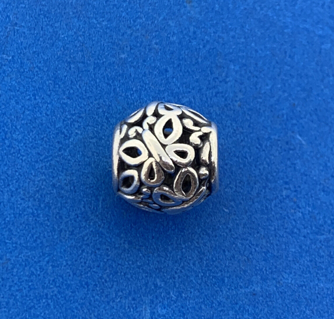 Authentic PANDORA 925 Sterling Silver Butterfly Garden 790895 Bracelet Charm