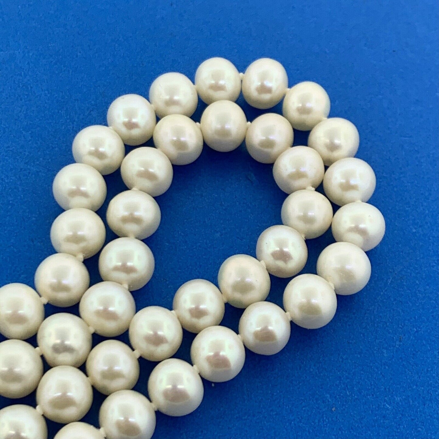 Vintage 14K Yellow Gold 7.25 mm Hand Knotted Pearl Necklace