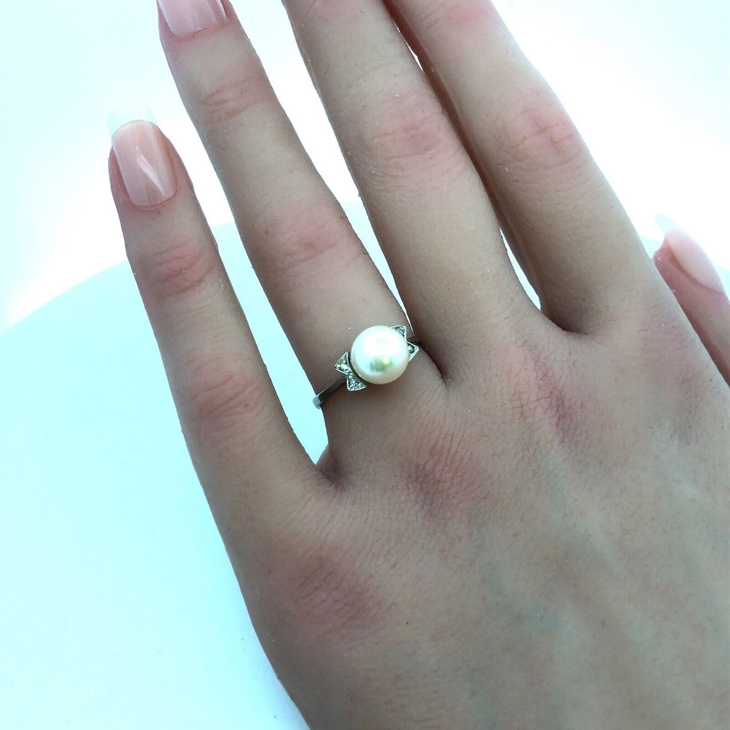 Vintage 18K White Gold Pearl Solitaire Size 6.5 Cocktail Ring