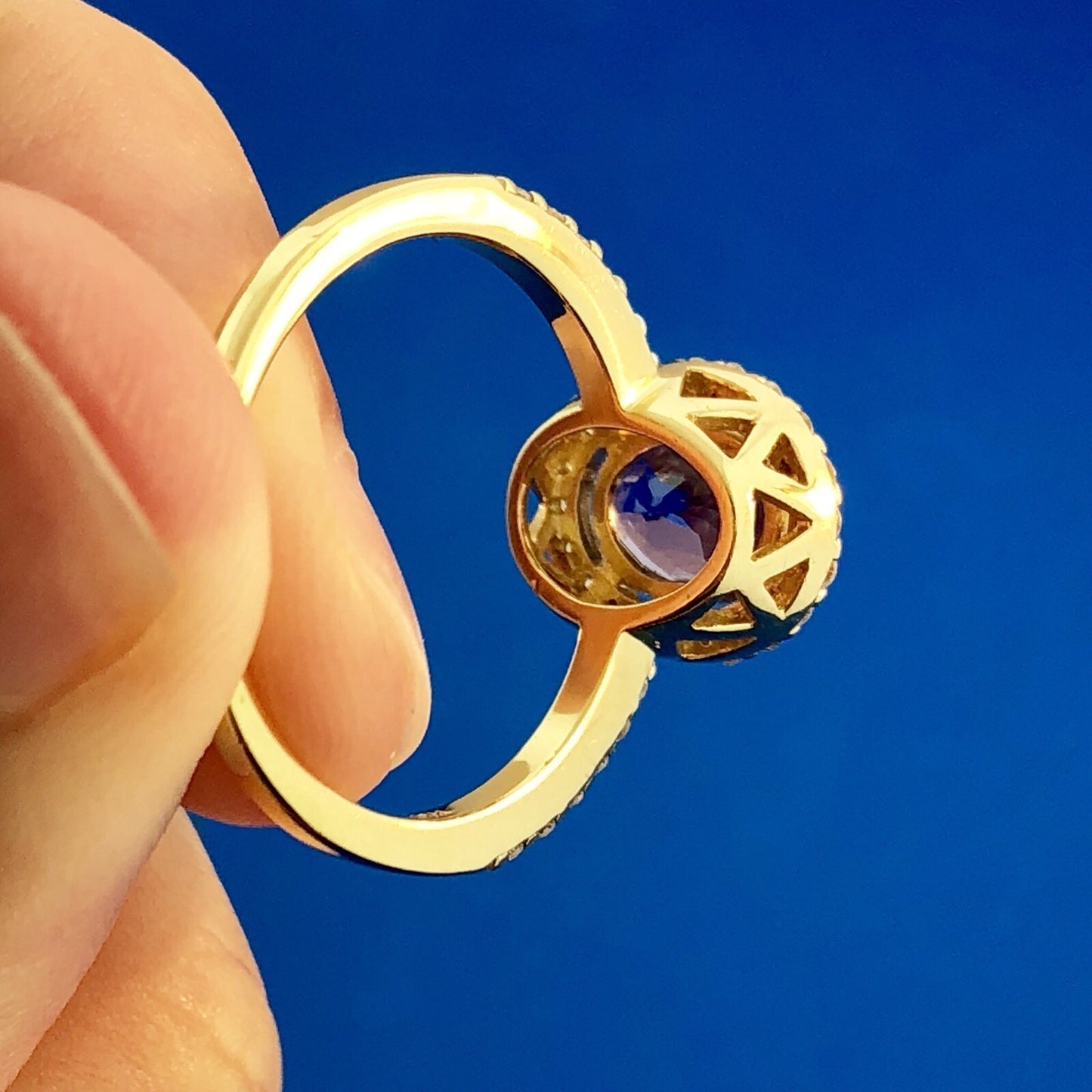 Designer 18K Yellow Gold Oval Tanzanite Diamond Halo Engagement Cocktail Ring