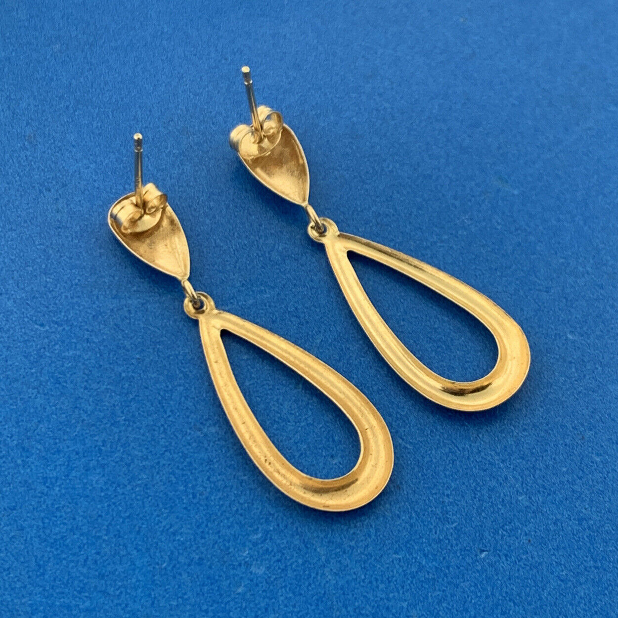 Designer JJT 14K Yellow Gold Etched Diamond Cut Design Pear Dangle Drop Earrings