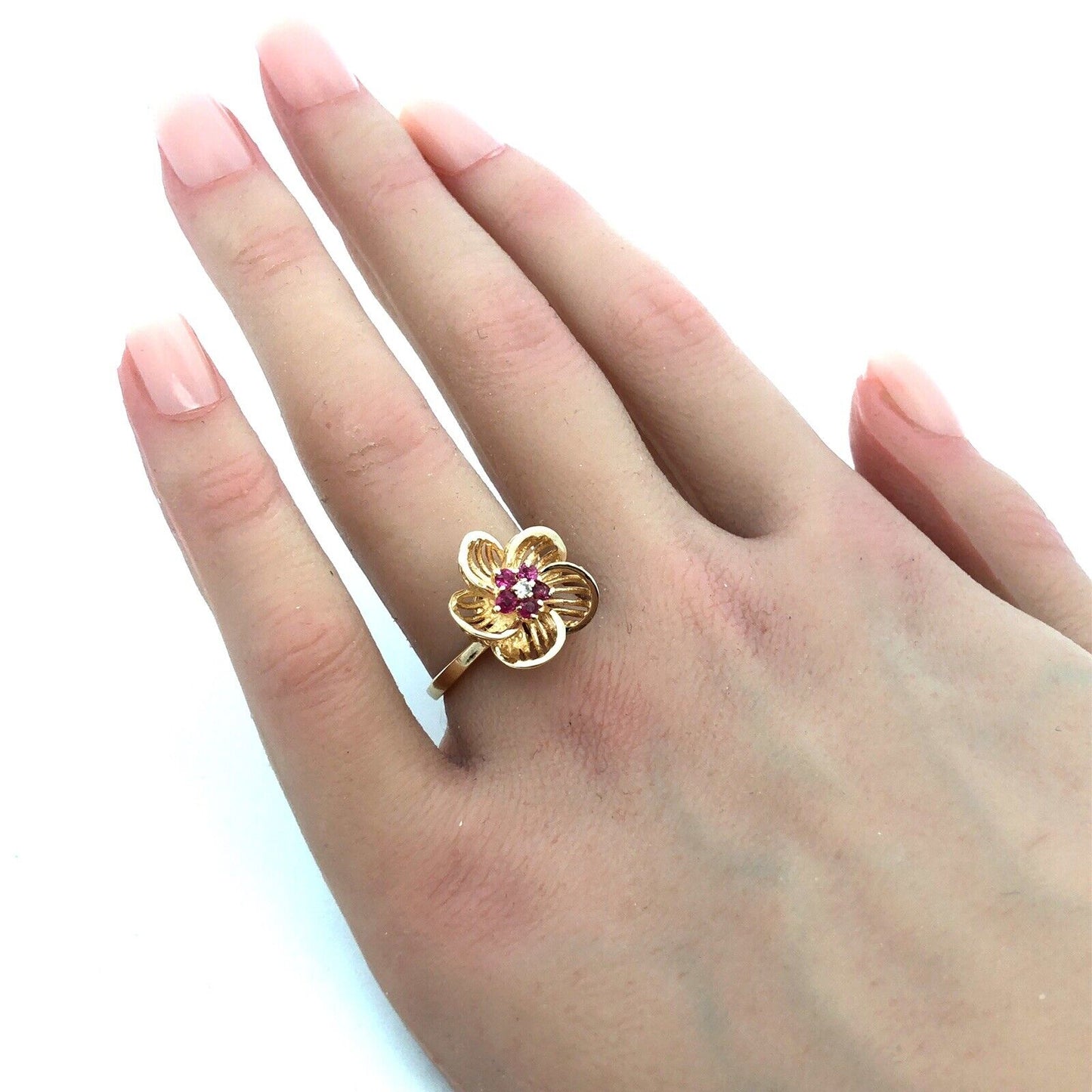 Designer 14K Yellow Gold Round Ruby Diamond Flower Daisy Cocktail Ring