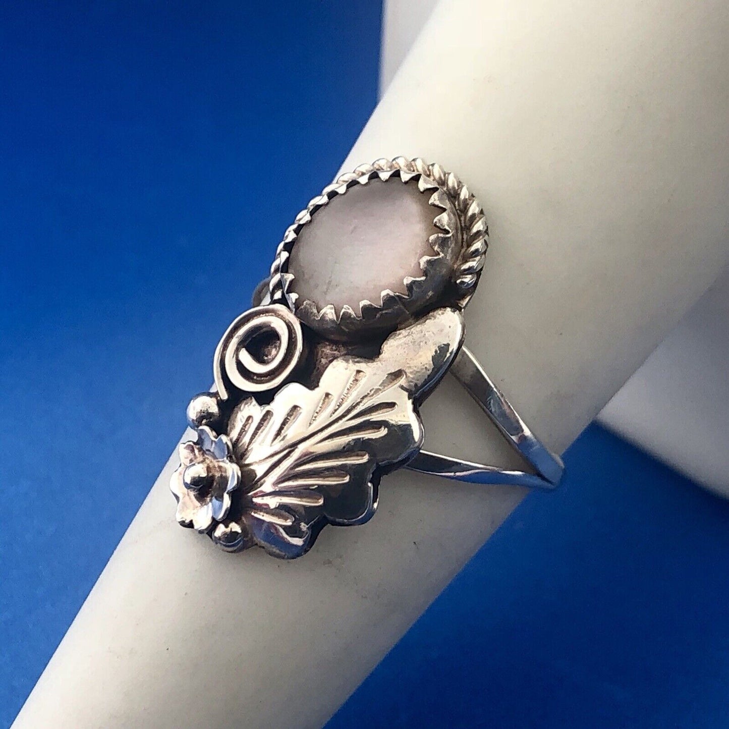Vintage Sterling Silver 925 Mother Of Pearl Floral Vine Scroll Fashion Ring