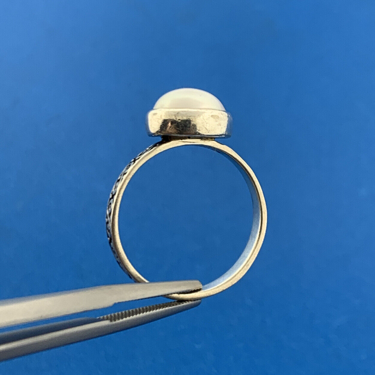 Designer 925 Sterling Silver Mabe Pearl Balinese Scrolled Bead Work Ring