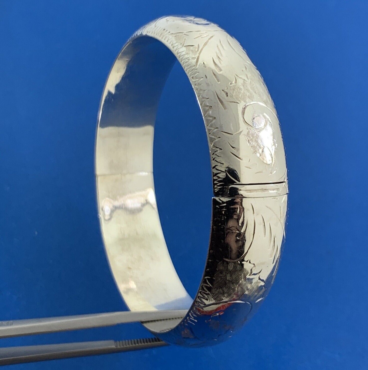Vintage 925 Sterling Silver Vine Floral Etched Scroll Hinged Cuff Bracelet
