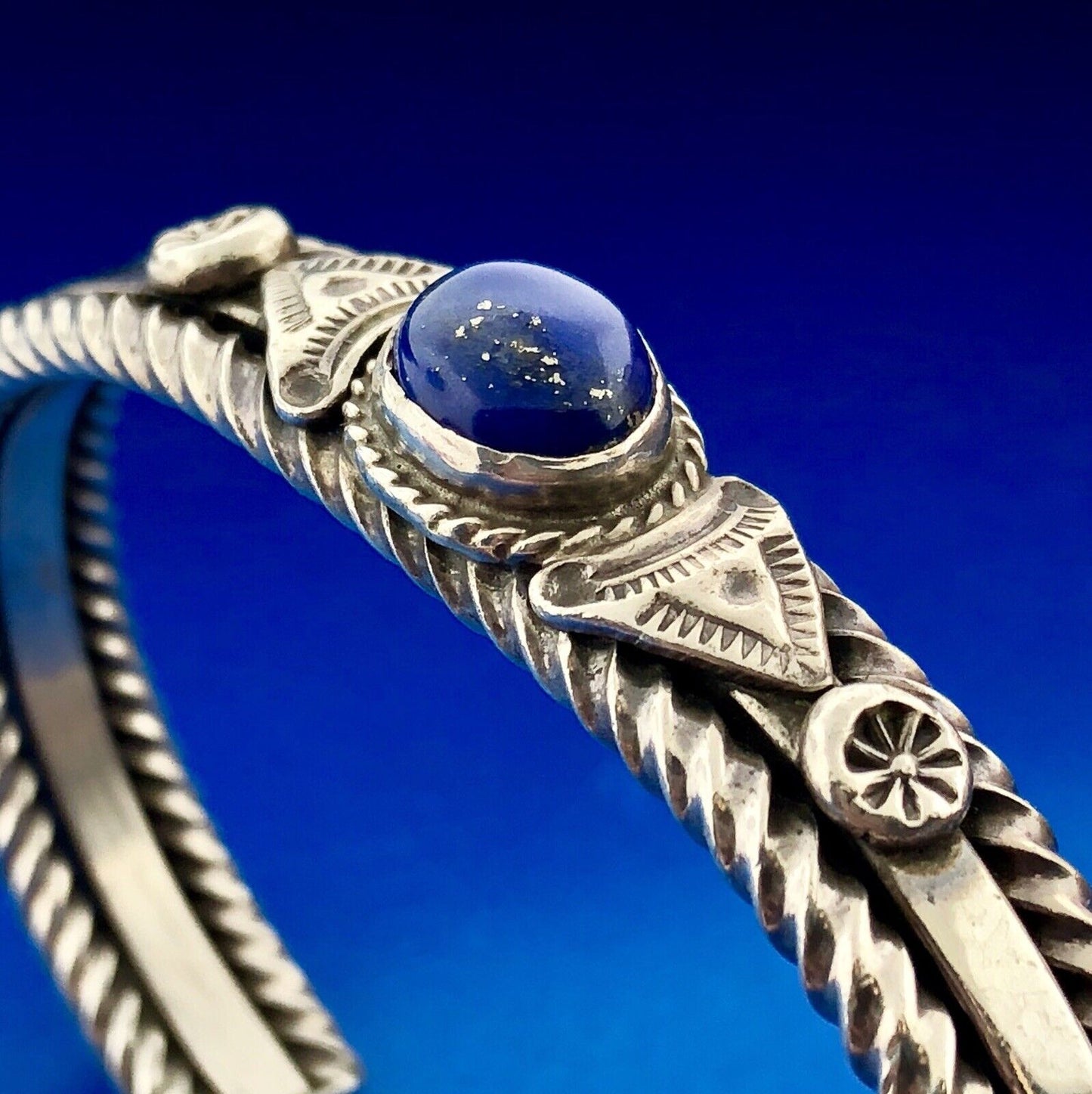 Exquisite Native American Artisan 925 Sterling Silver Lapis Lazuli Cuff Bracelet
