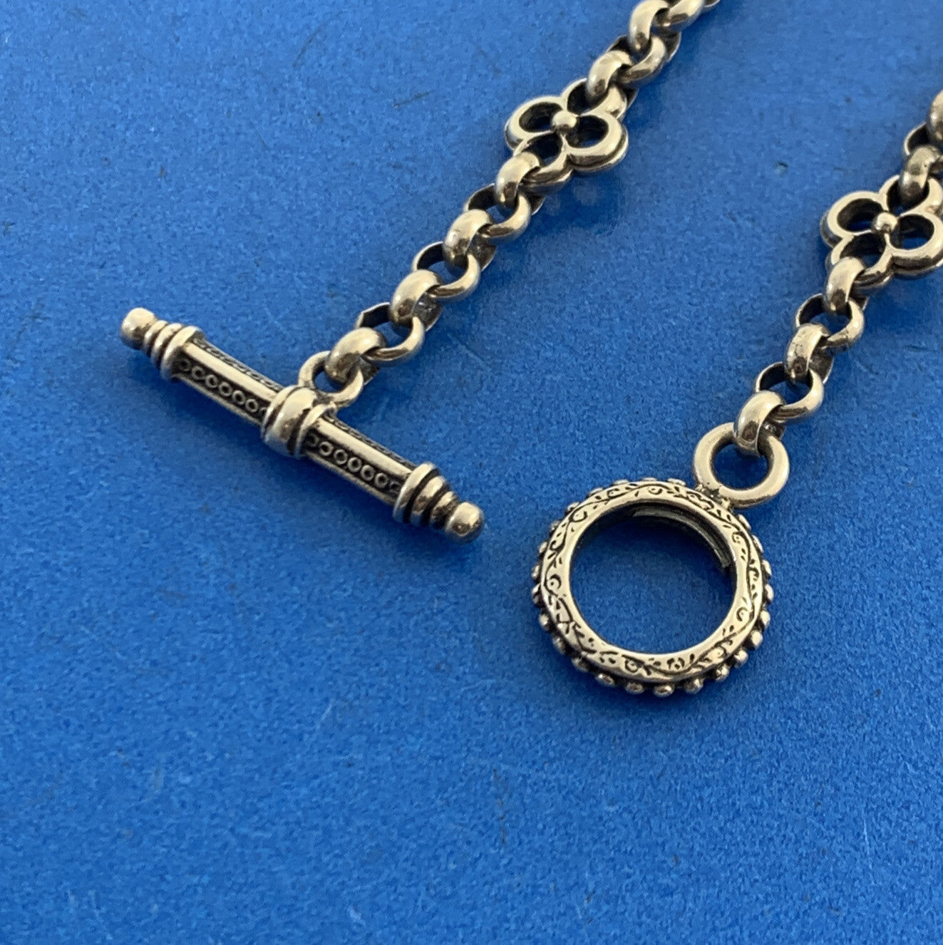 Konstantino 925 Sterling Silver 18K Gold Quatrefoil Circle Link Toggle Necklace