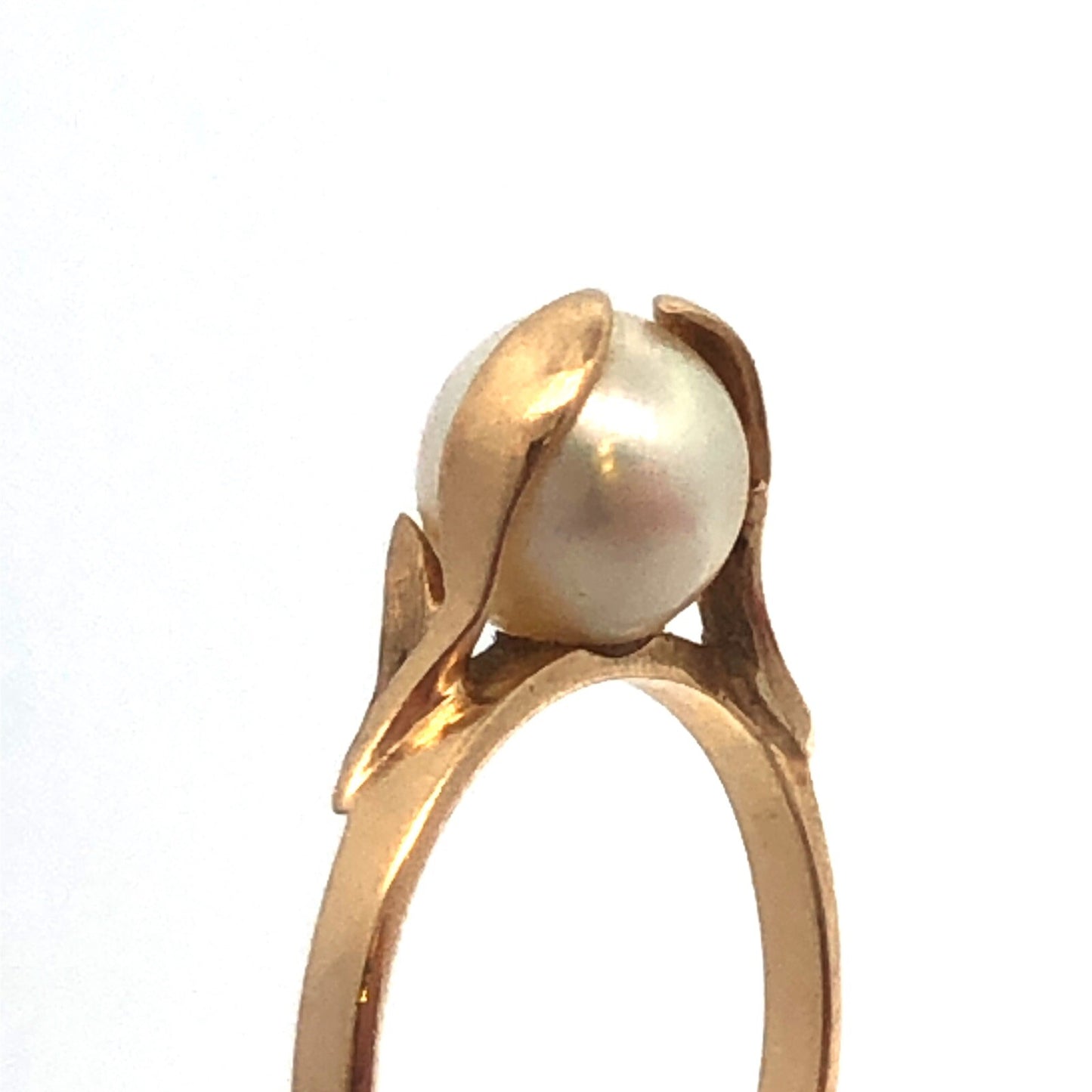 Vintage 14K Yellow Gold 7 MM Pearl Solitaire Modernist Flower Bud Cocktail Ring