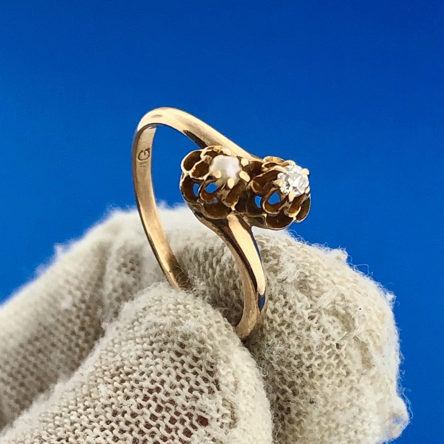 Vintage 10K Yellow Gold Diamond Pearl Bypass Sweetheart Promise Ring Size 3.4