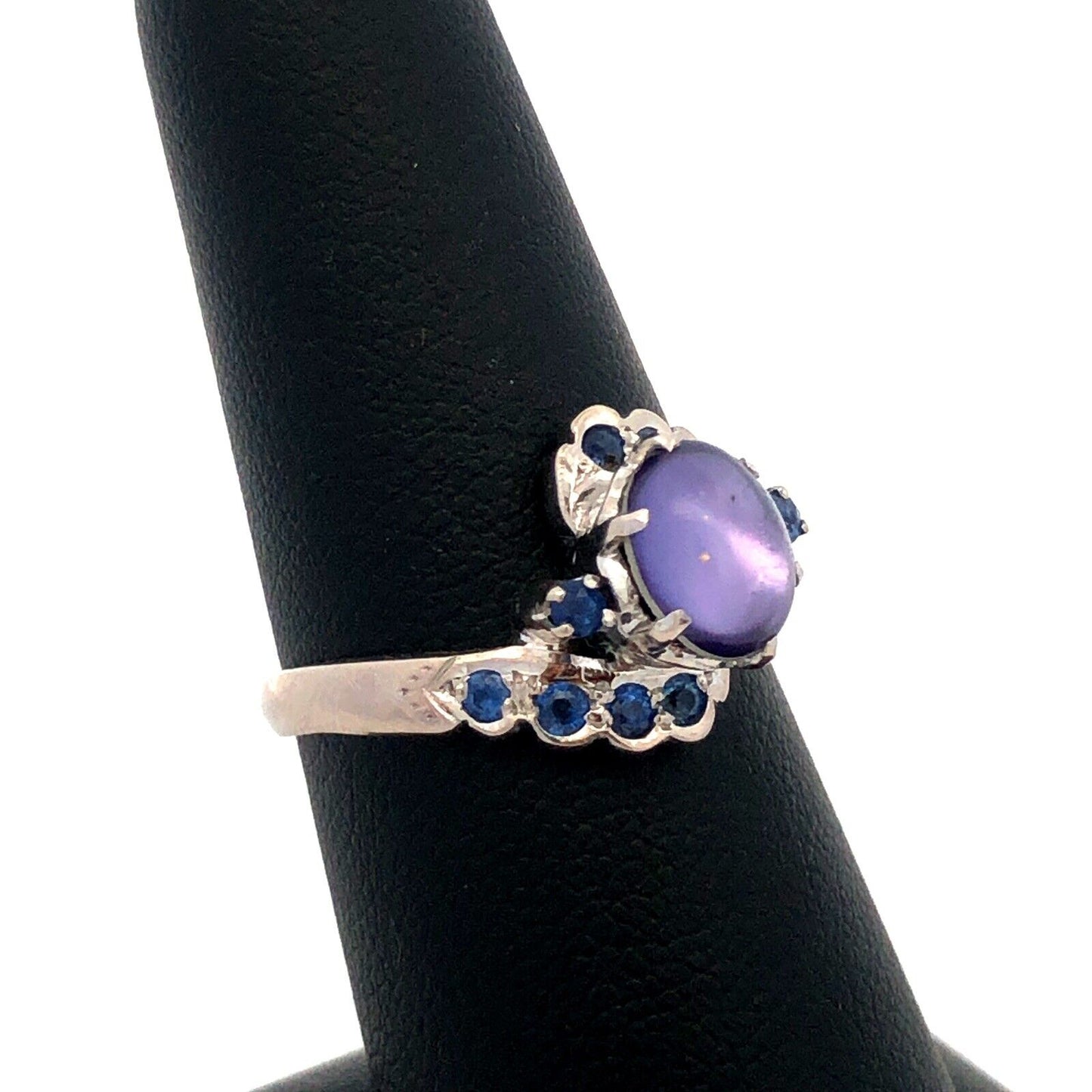 Estate 18K White Gold Oval Amethyst Cabochon Sapphire Accents Solitaire Ring
