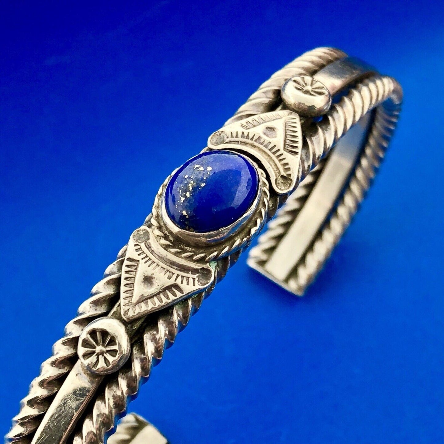 Exquisite Native American Artisan 925 Sterling Silver Lapis Lazuli Cuff Bracelet