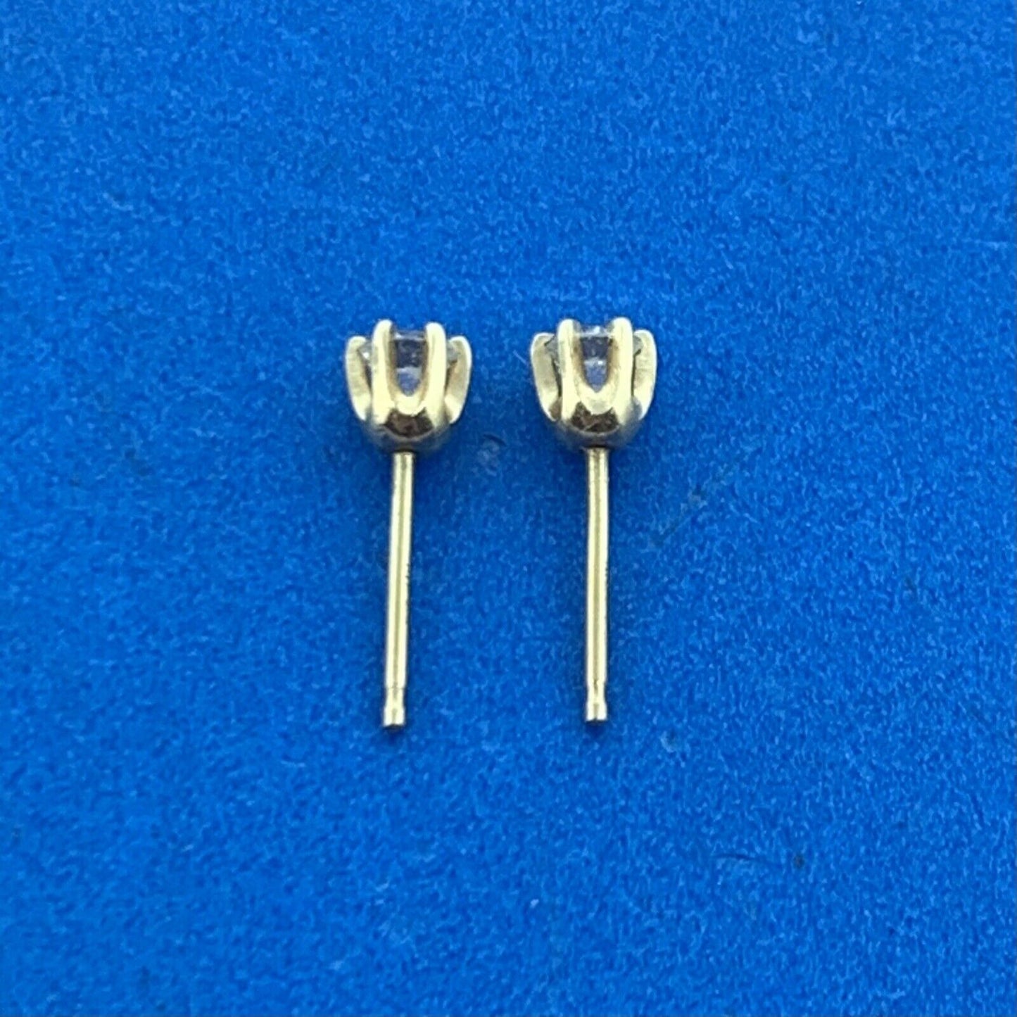 14K Yellow Gold Round Diamond Buttercup Stud Starter Earrings