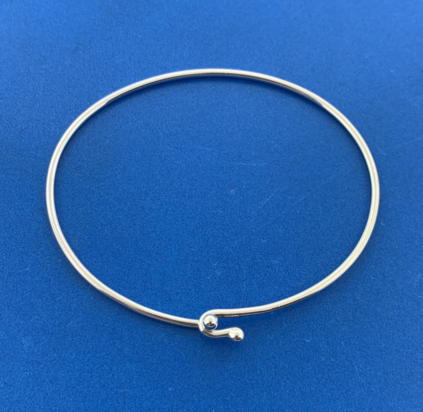 James Avery 925 Sterling Silver Polished Hook And Eye Bangle Charm Bracelet