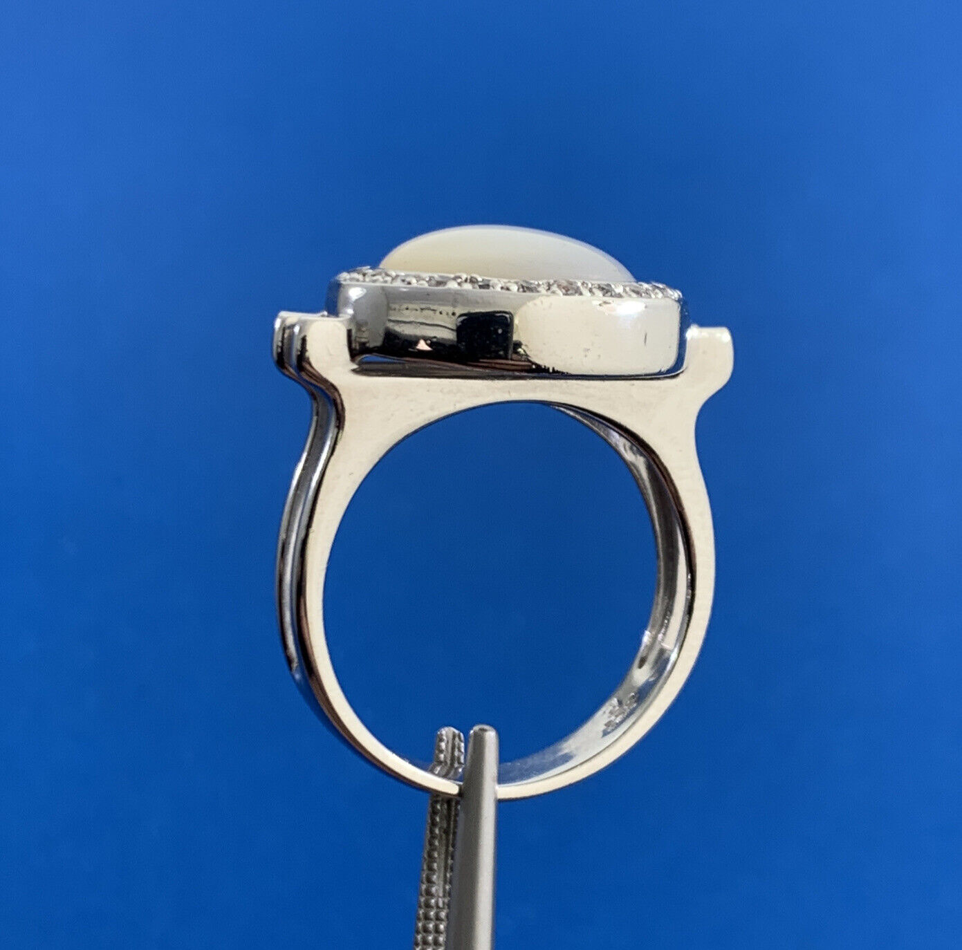 Designer Modernist 925 Sterling Silver Mother Of Pearl White Topaz Halo Ring