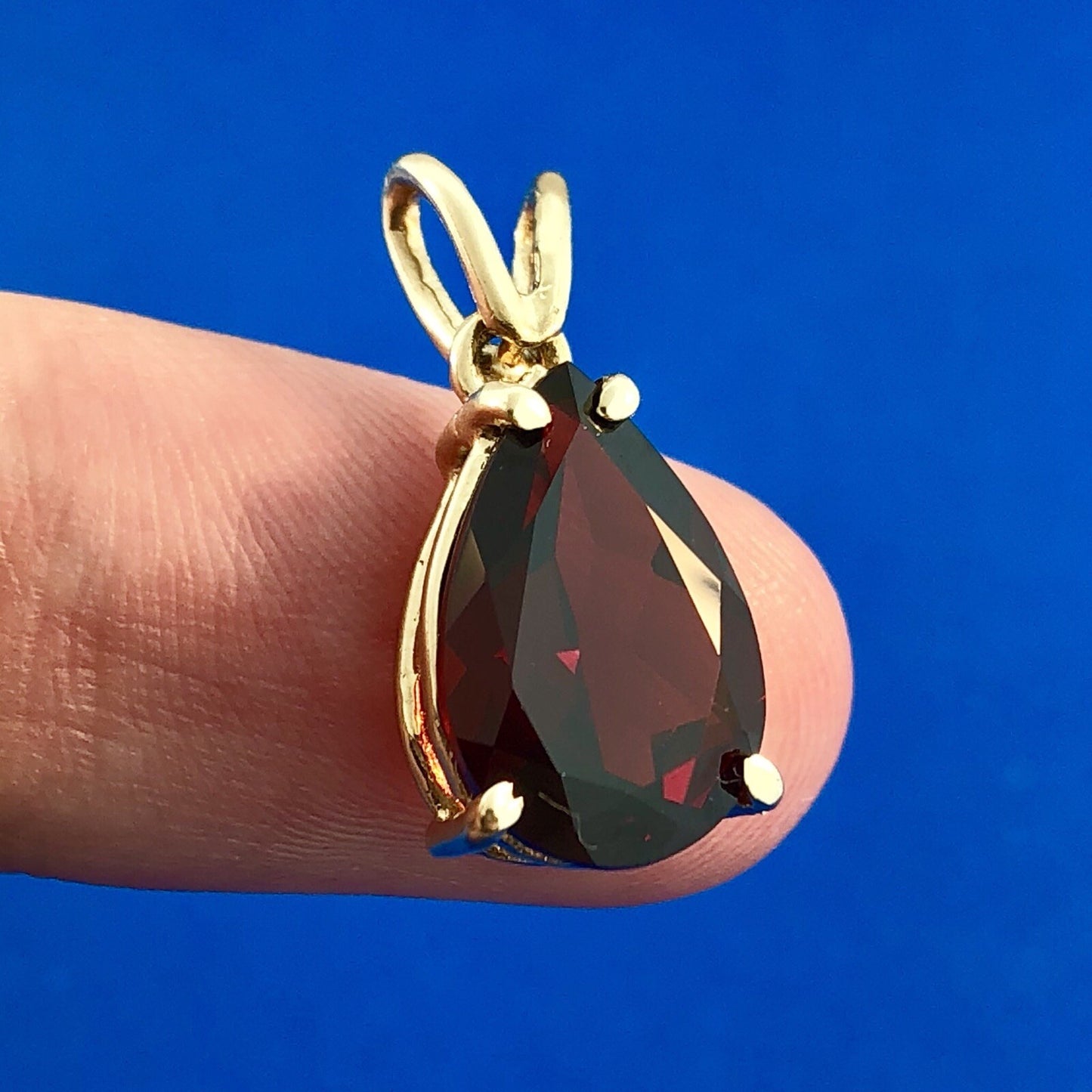 Designer 14K Yellow Gold Pear Shaped Garnet January Occasion Statement Pendant