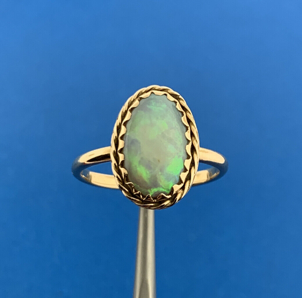 Vintage 14K Yellow Gold Oval Opal Cabochon Solitaire October Anniversary Ring