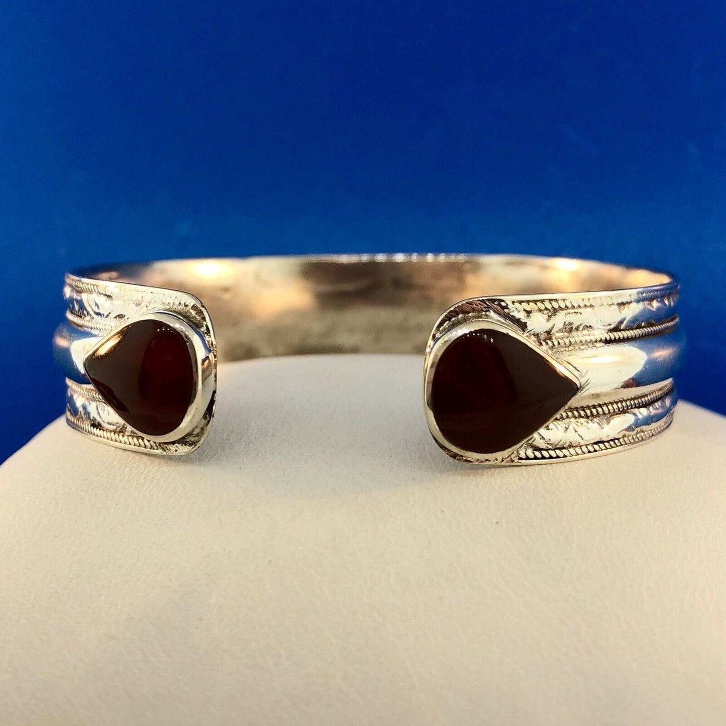 Vintage Artisan 950 Silver Red Carnelian Ribbed Bead Work Scroll Cuff Bracelet
