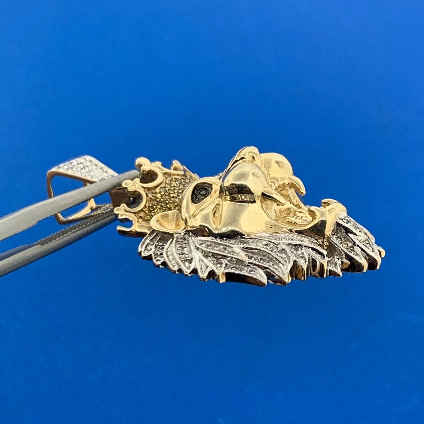 Custom 10K Yellow White Gold White Black Canary Diamond Lion King Jungle Pendant