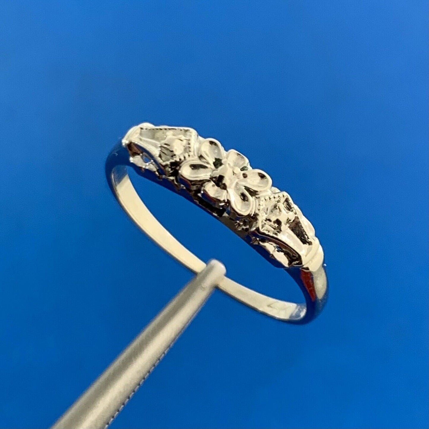 Vintage 14K White Gold Flower Design Wedding Anniversary Band Ring