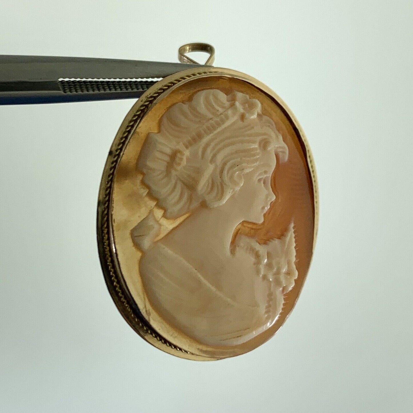 Vintage Designer Italy 14K Yellow Gold Oval Statement Cameo Brooch Pendant