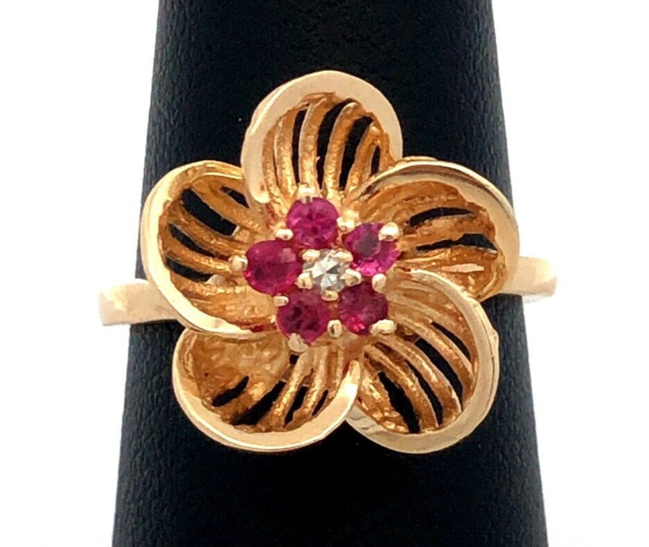 Designer 14K Yellow Gold Round Ruby Diamond Flower Daisy Cocktail Ring