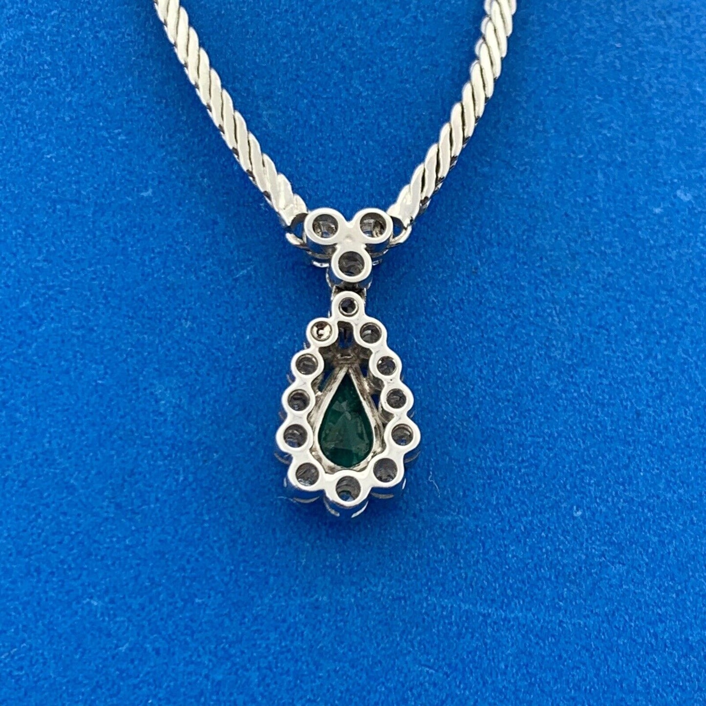 Gorgeous 18k White Gold Pear Cut Emerald Diamond Round Accent 16" Chain Necklace