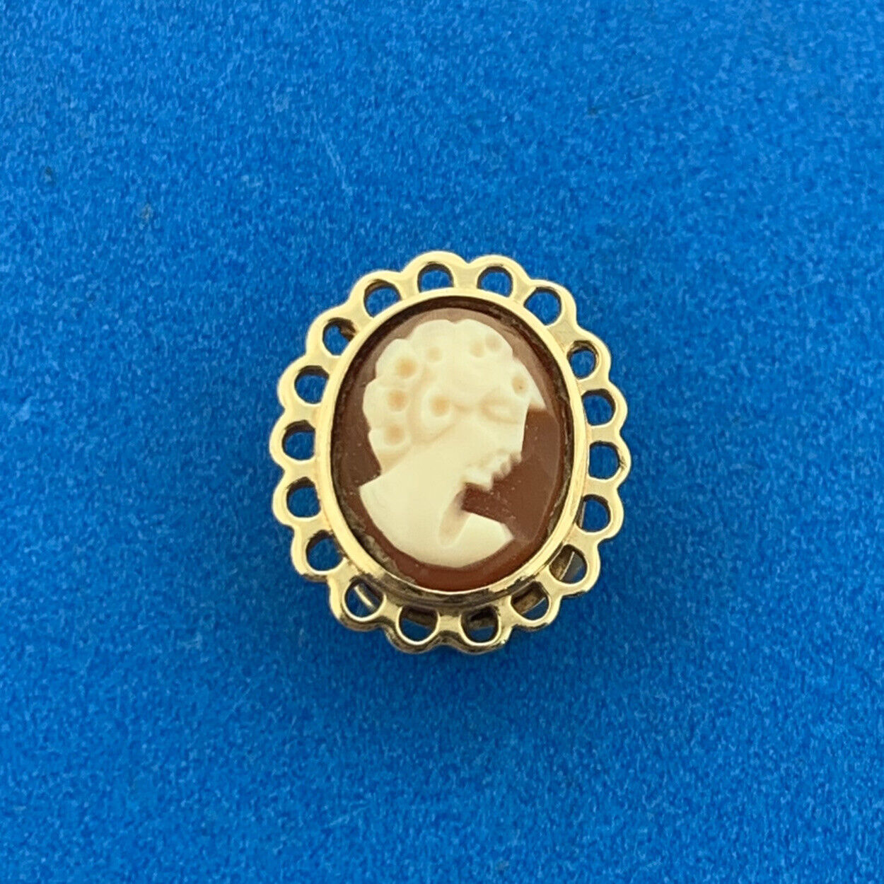 Vintage 10K Yellow Gold Oval Carved Cameo Open Work Slide Bracelet Charm