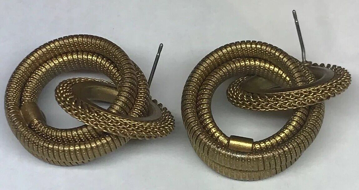 Vintage Gold Tone Mesh Ribbed Double Hoop Pierced Earrings