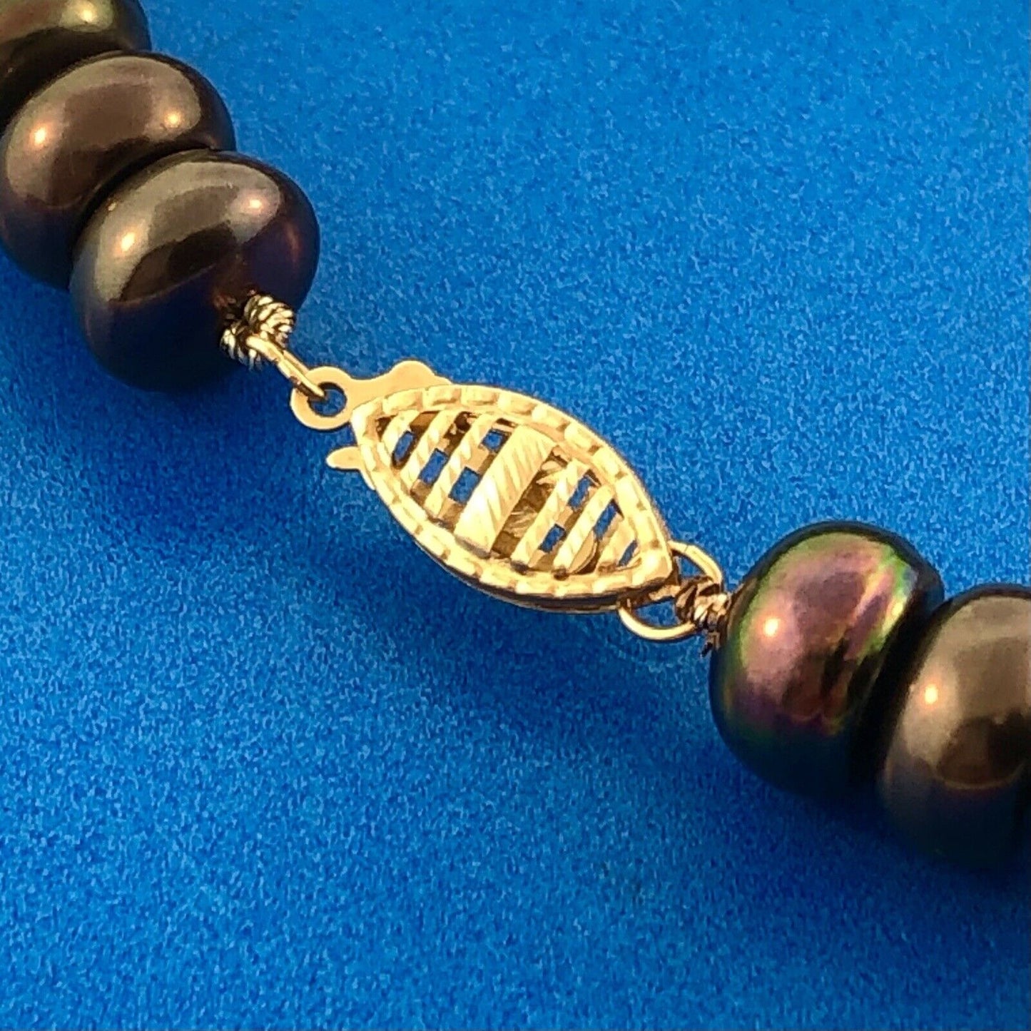 10k Yellow Gold Black Button Pearl Bracelet 8"
