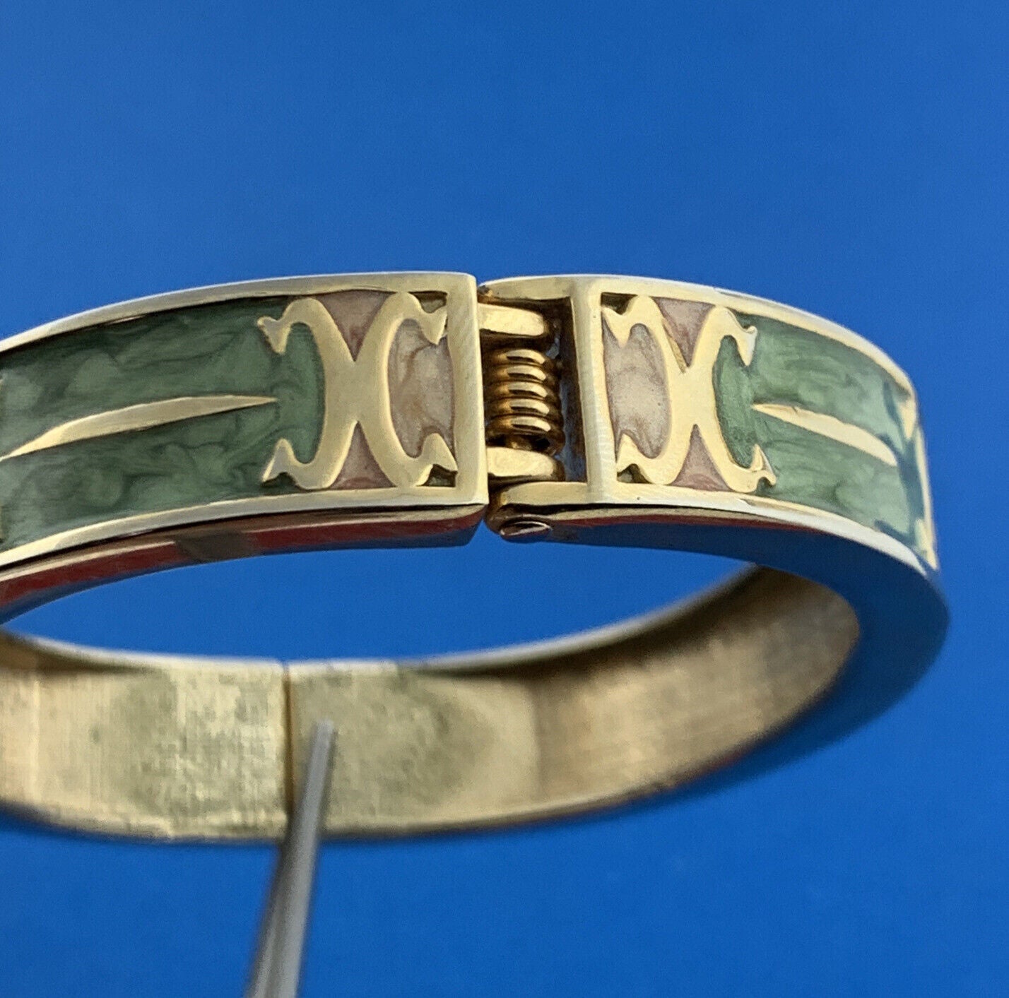 Retro 1980's Gold Tone Pale Peach Green Enamel Hinged Cuff 2 Bracelet Set