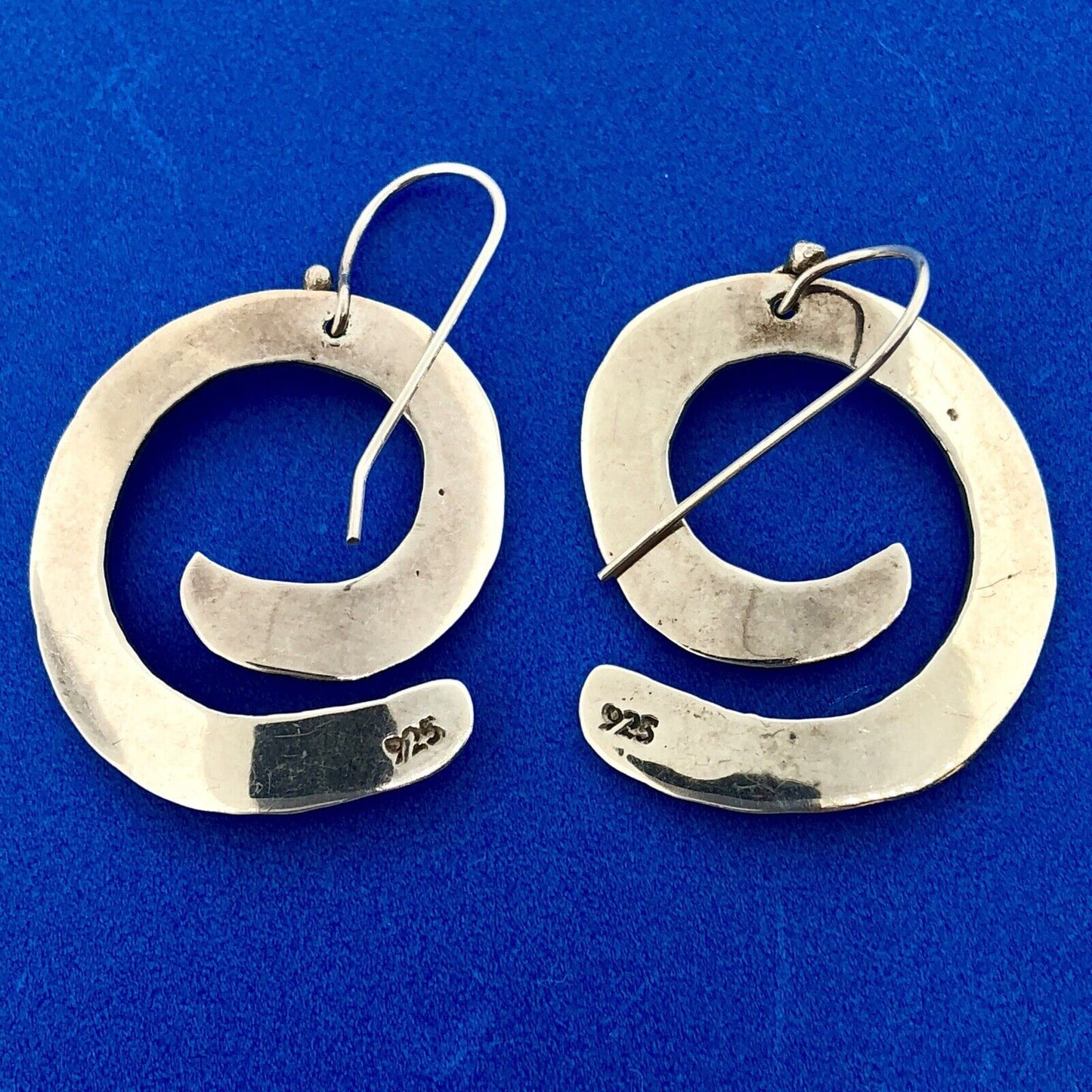 Sterling Silver 925 Hammered Modernist Crop Circle Swirl Dangle Drop Earrings