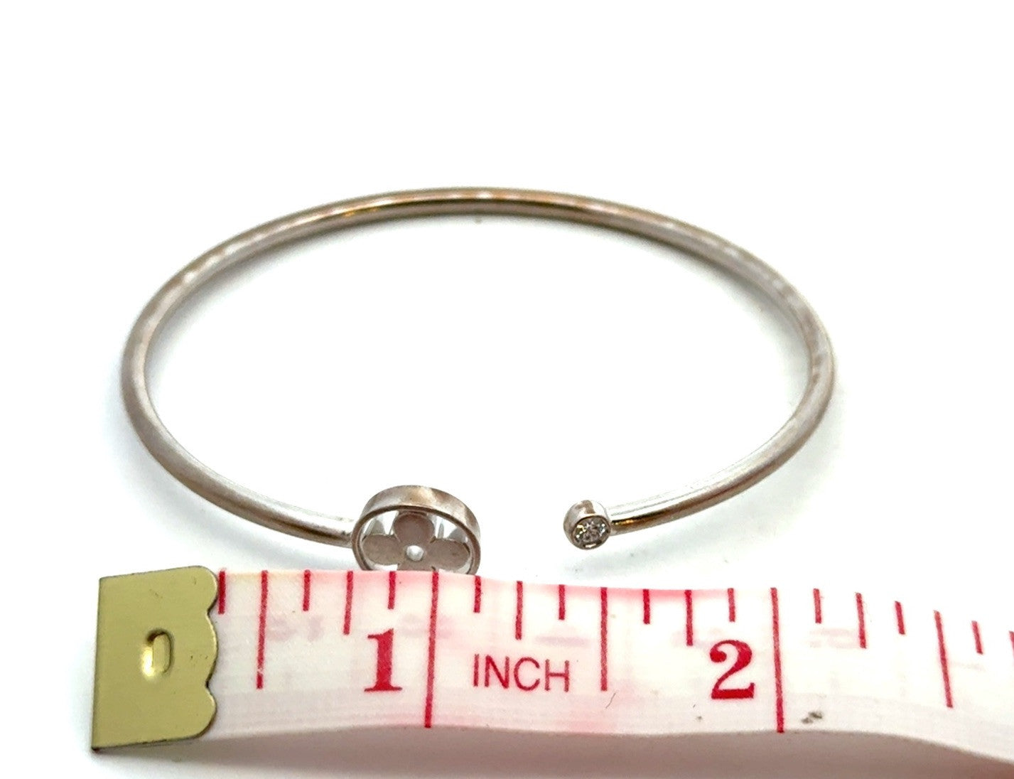 Louis Vuitton 18K White Gold Diamond Idylle Blossom Twist Open Bangle Bracelet