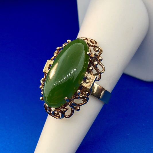 Vintage 18K Yellow Gold Oval Jade Cabochon Statement Cocktail Occasion Ring