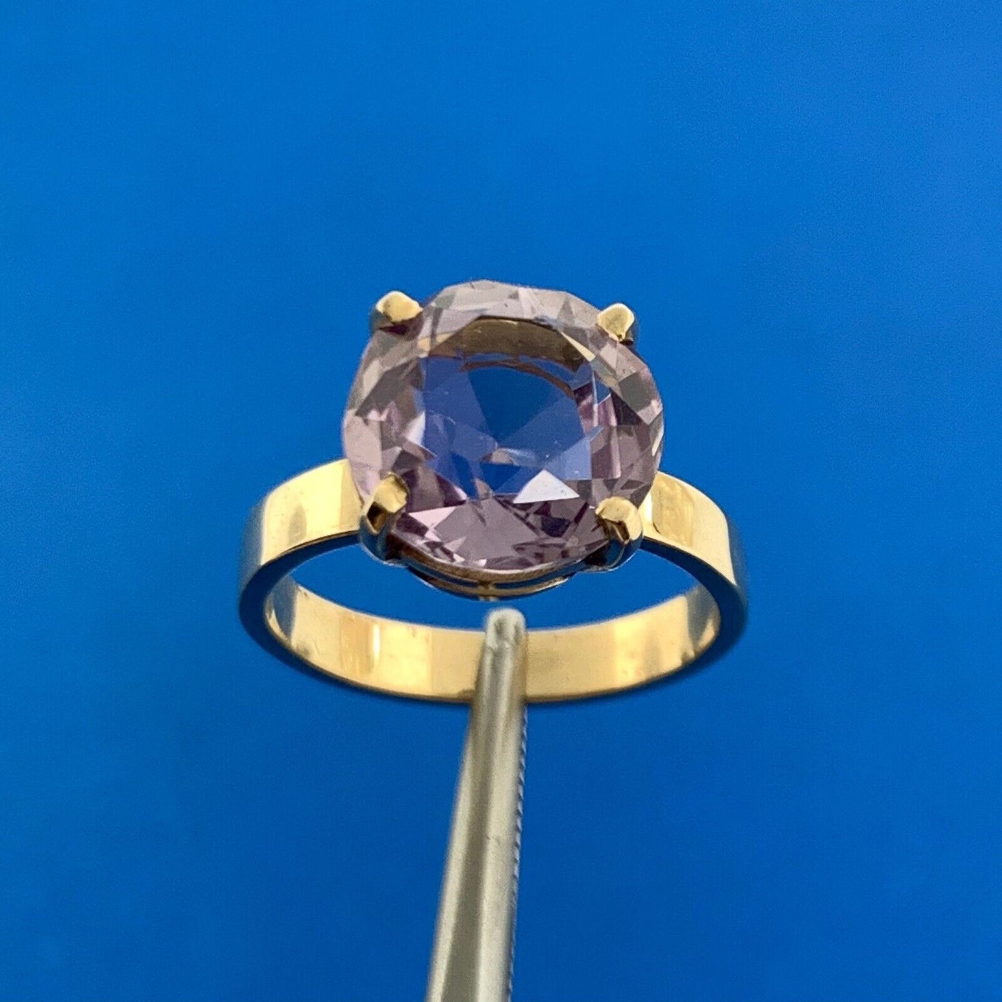 Gorgeous 14k Yellow Gold Round Cut Purple Amethyst Solitaire Ring Size 4.75